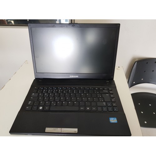 Notebook Samsung i3 4Gb HD 500Gb 